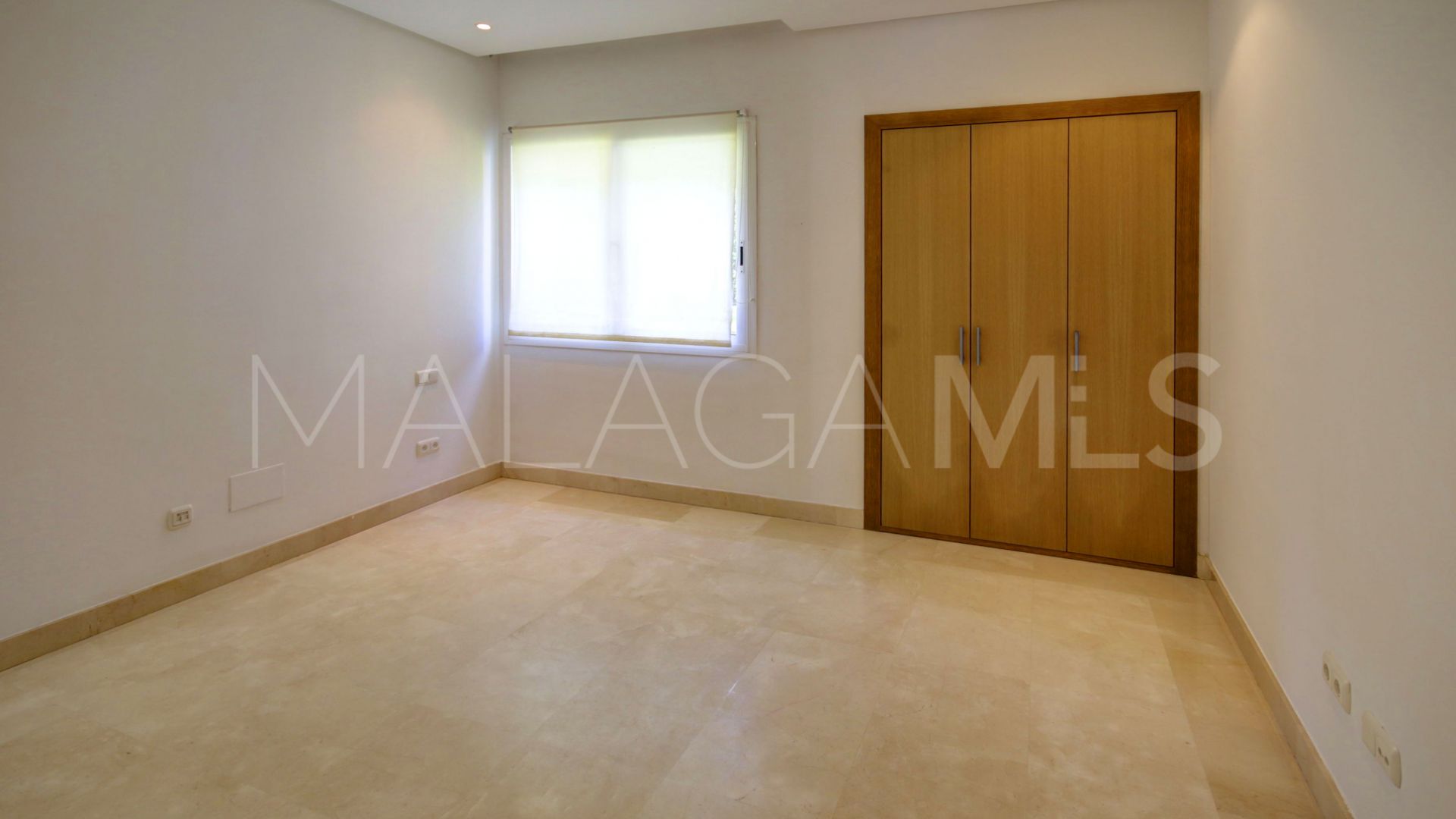 Apartamento planta baja for sale in Alcazaba Beach de 3 bedrooms