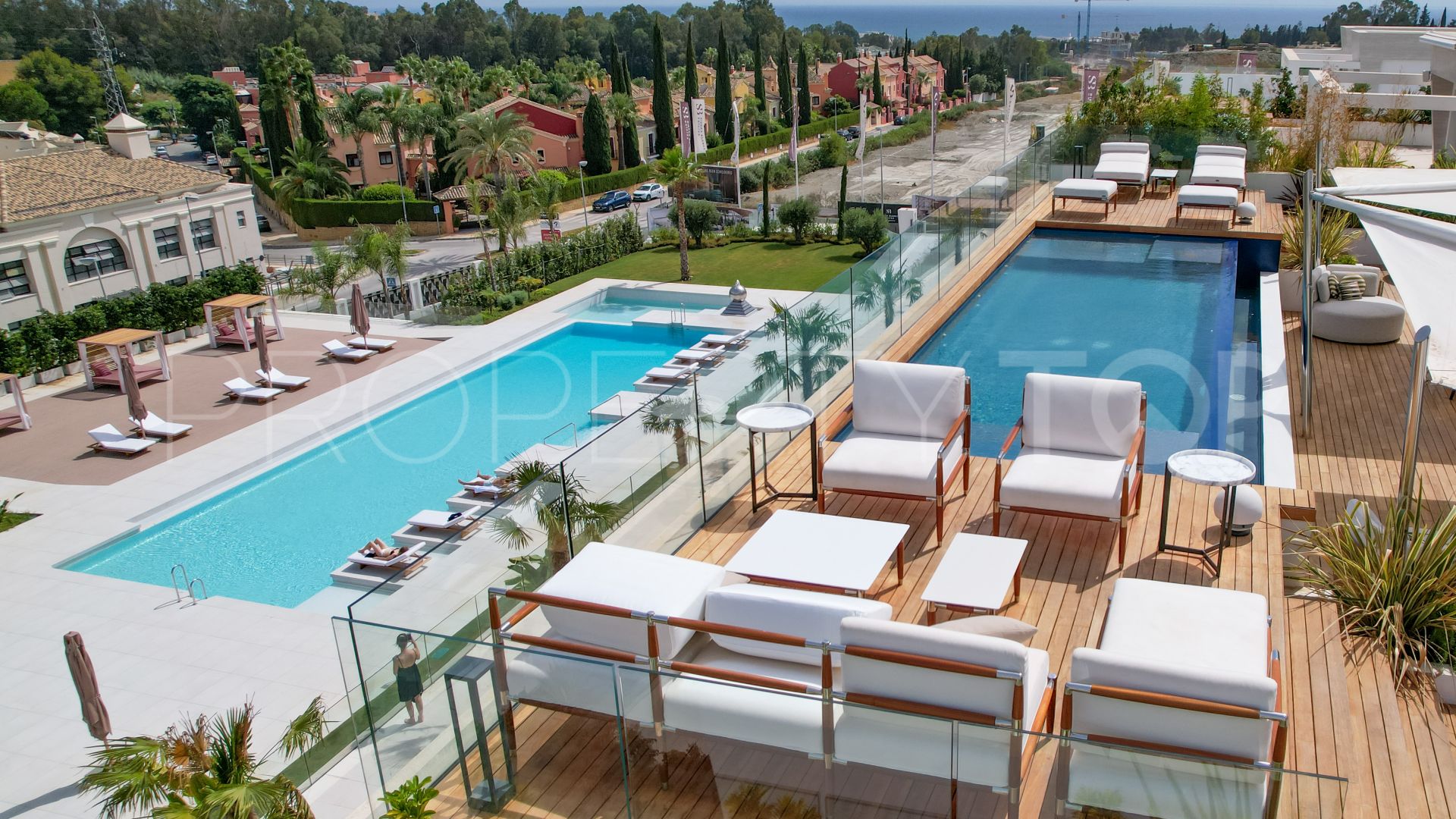 Se vende apartamento planta baja en Epic Marbella con 4 dormitorios