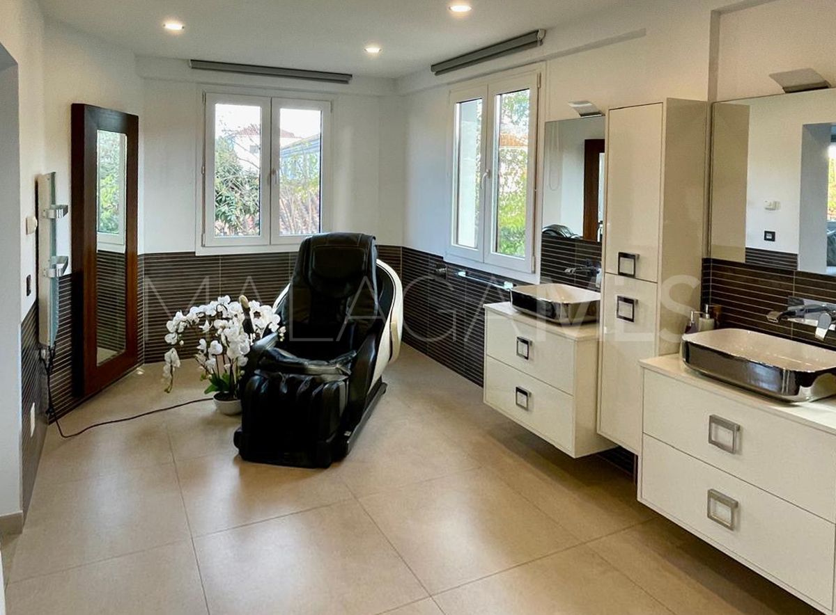 Villa de 8 bedrooms for sale in San Pedro de Alcantara