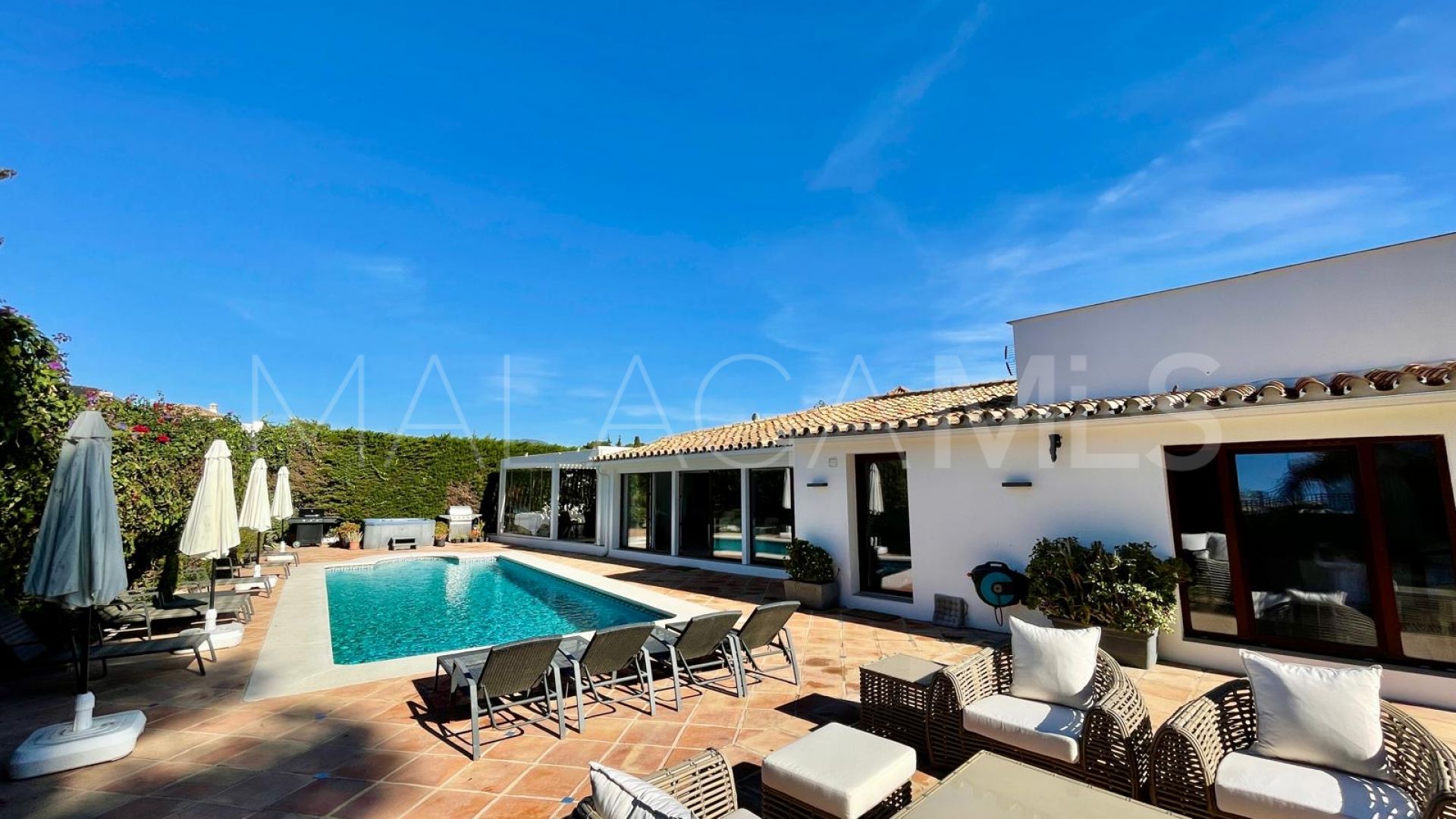 Villa de 8 bedrooms for sale in San Pedro de Alcantara