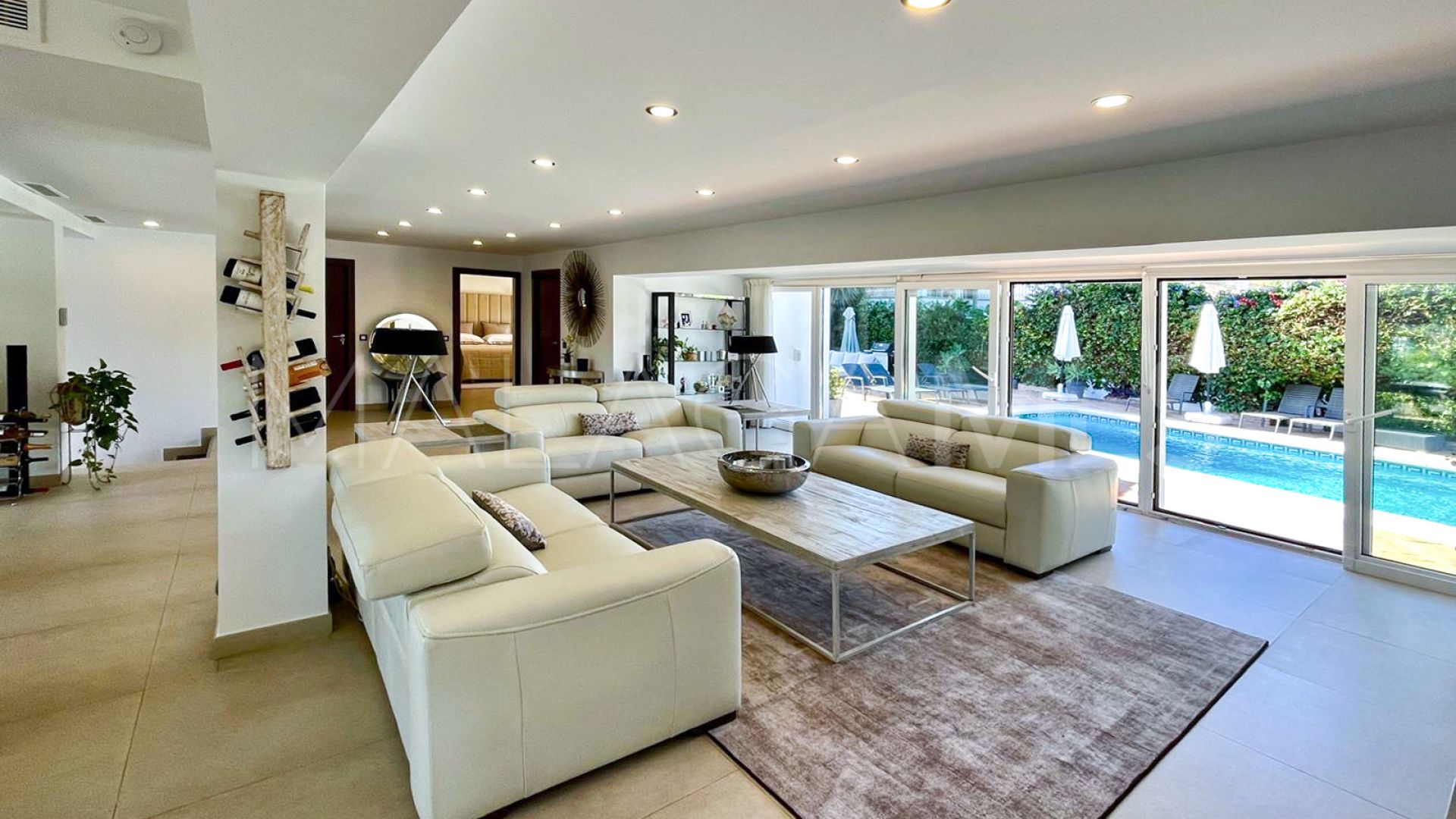 Villa de 8 bedrooms for sale in San Pedro de Alcantara