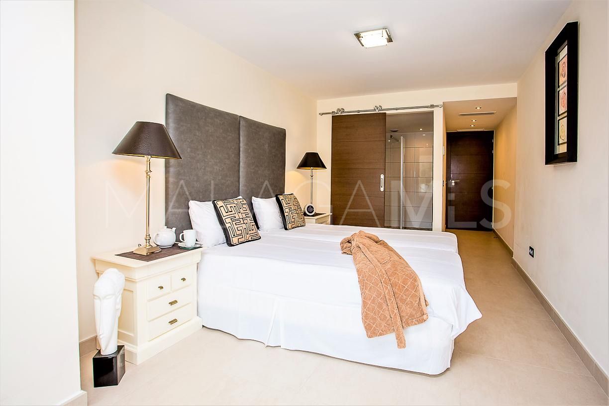 Villa de 8 bedrooms for sale in San Pedro de Alcantara
