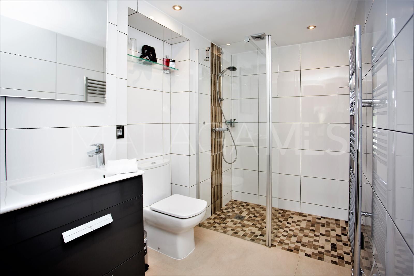 Villa de 8 bedrooms for sale in San Pedro de Alcantara