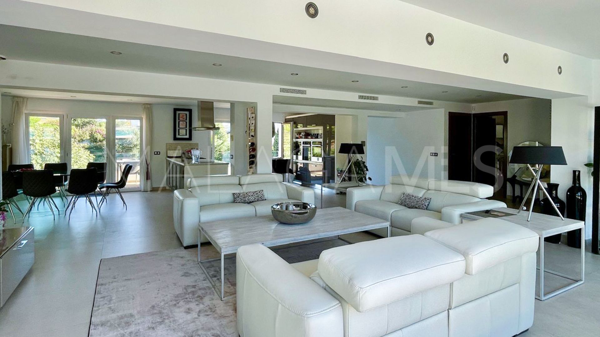 Villa de 8 bedrooms for sale in San Pedro de Alcantara