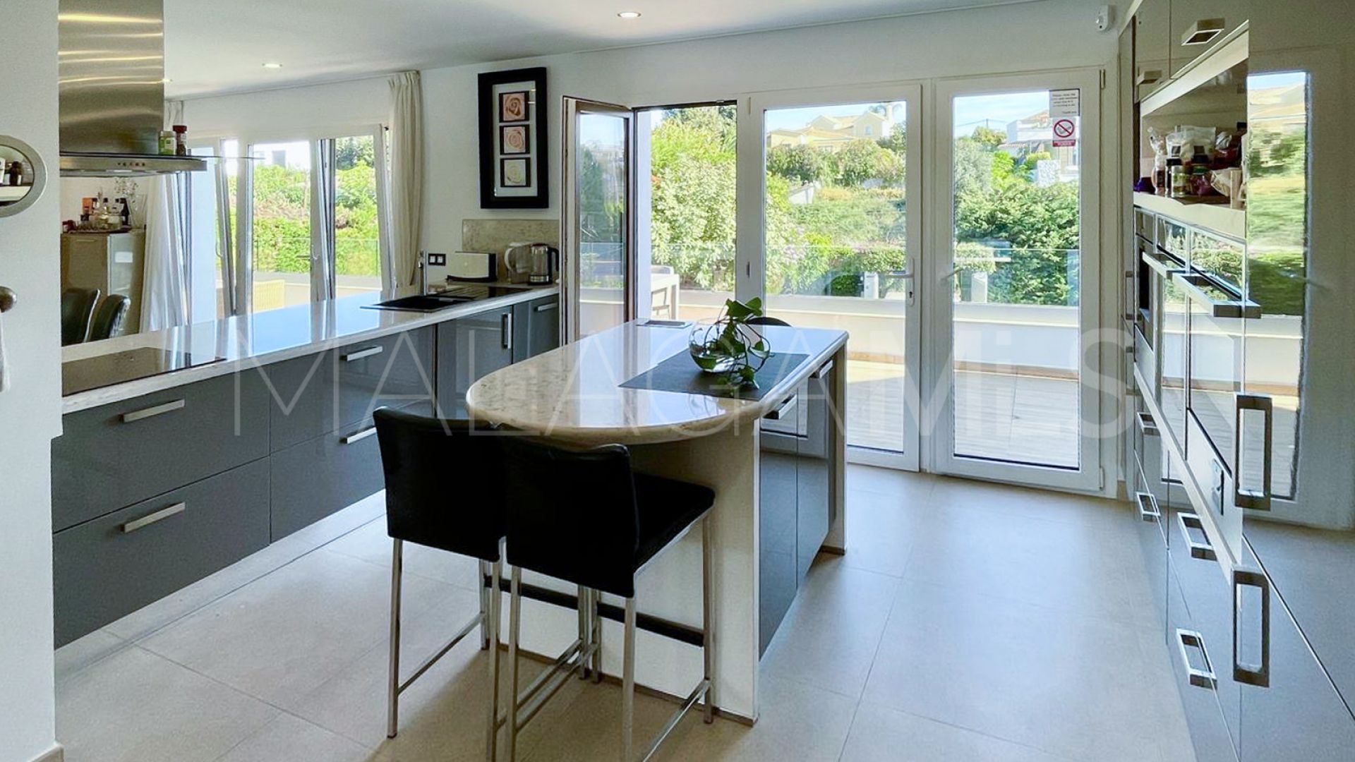 Villa de 8 bedrooms for sale in San Pedro de Alcantara