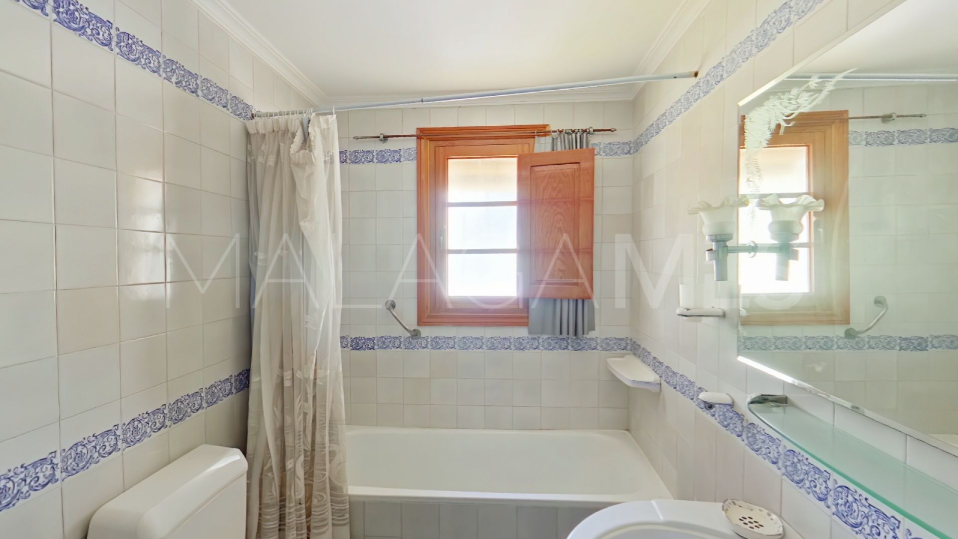 Finca for sale in Estepona