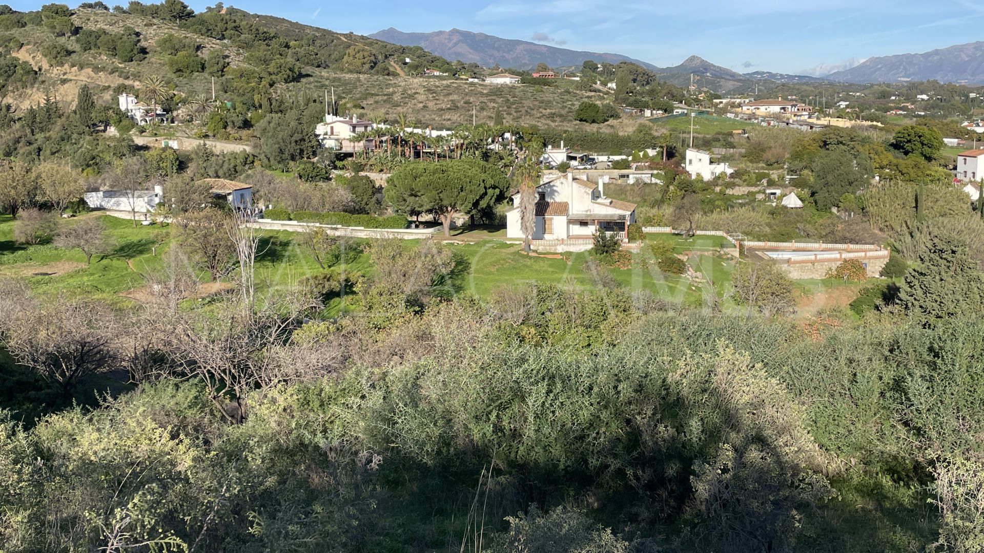Finca for sale in Estepona