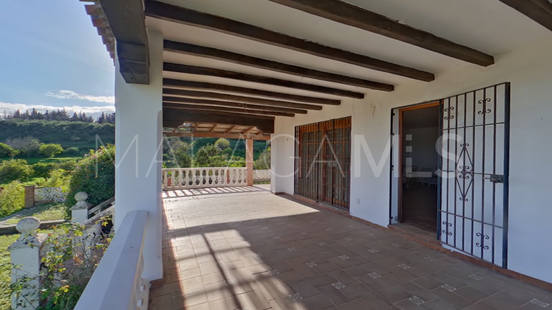 Finca for sale in Estepona