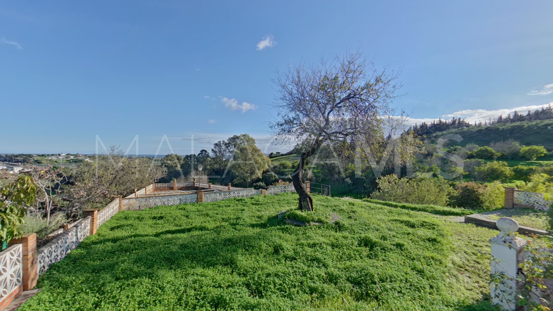 Finca for sale in Estepona