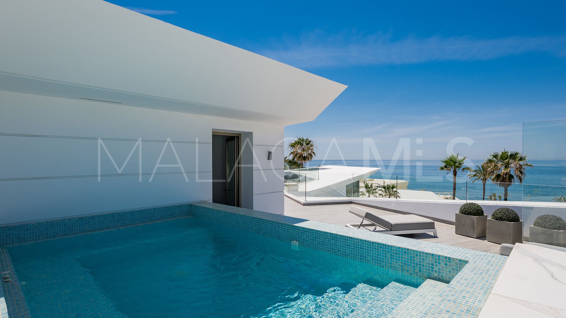 Villa for sale in Los Monteros Playa