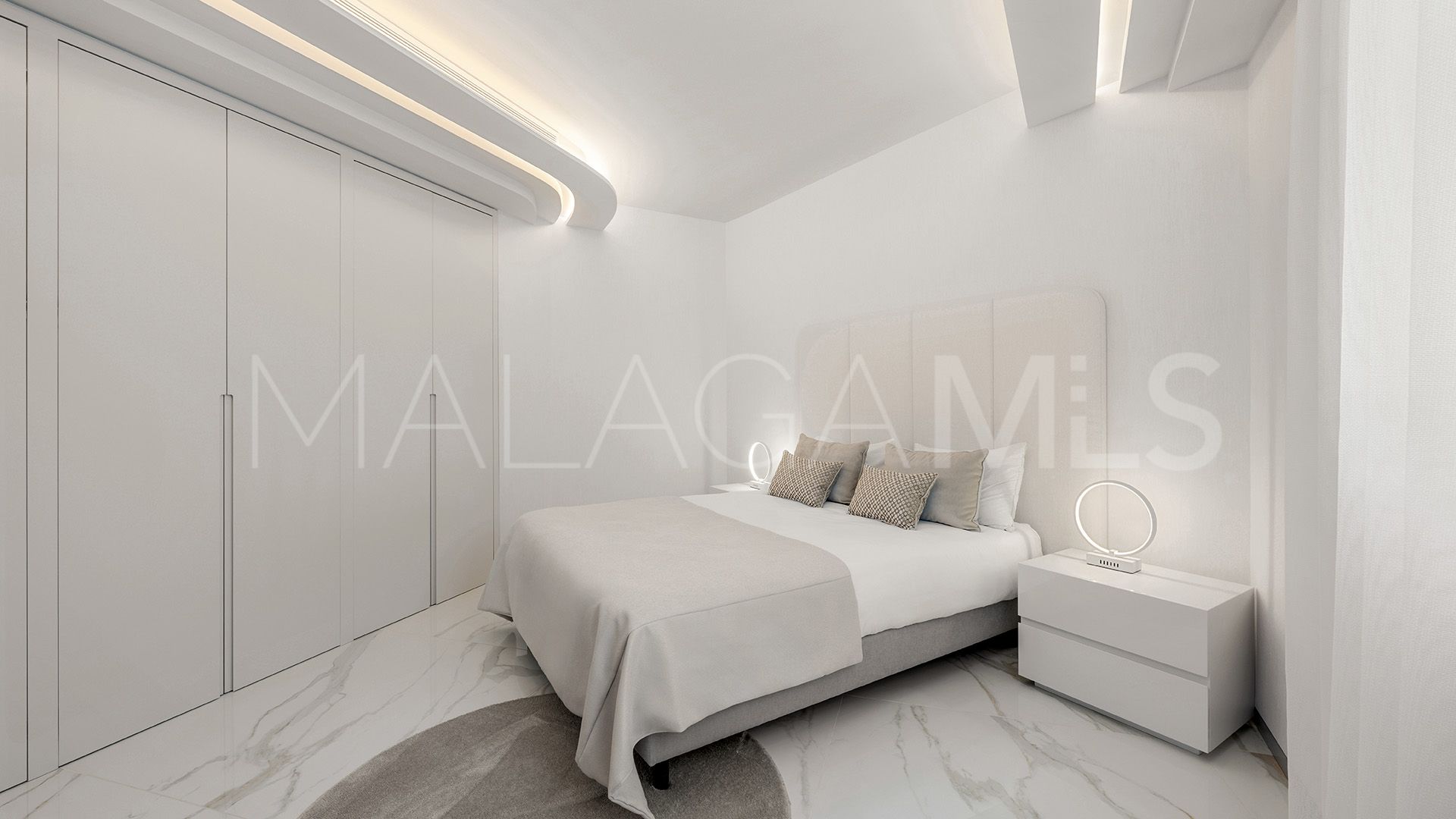Villa for sale in Los Monteros Playa