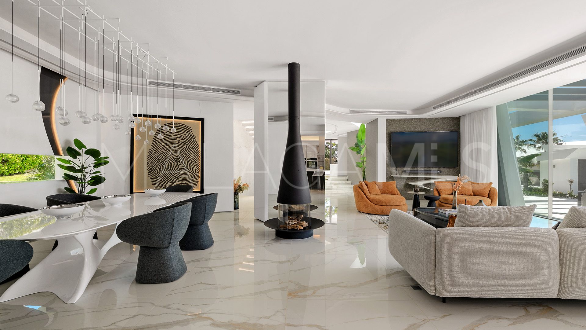 Villa for sale in Los Monteros Playa