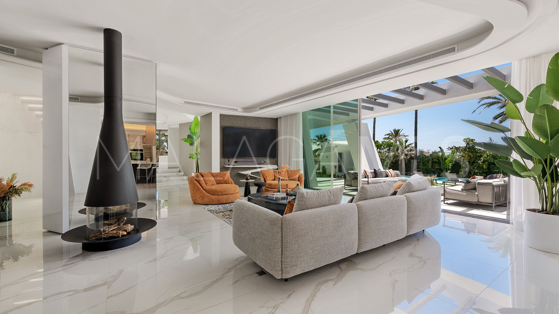 Villa for sale in Los Monteros Playa