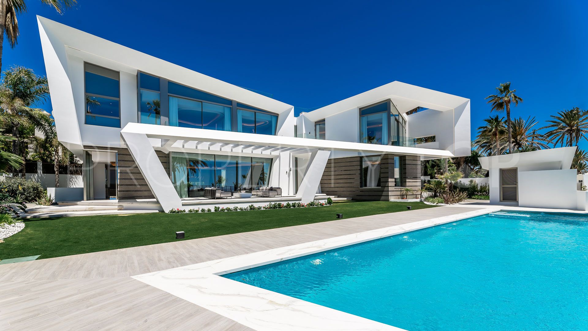 Villa en venta en Los Monteros Playa