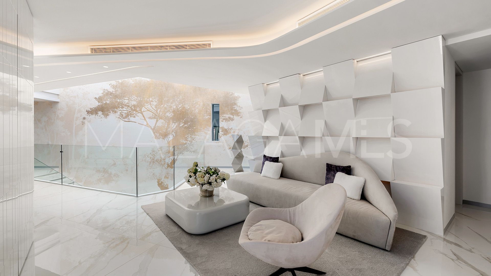 Villa for sale in Los Monteros Playa