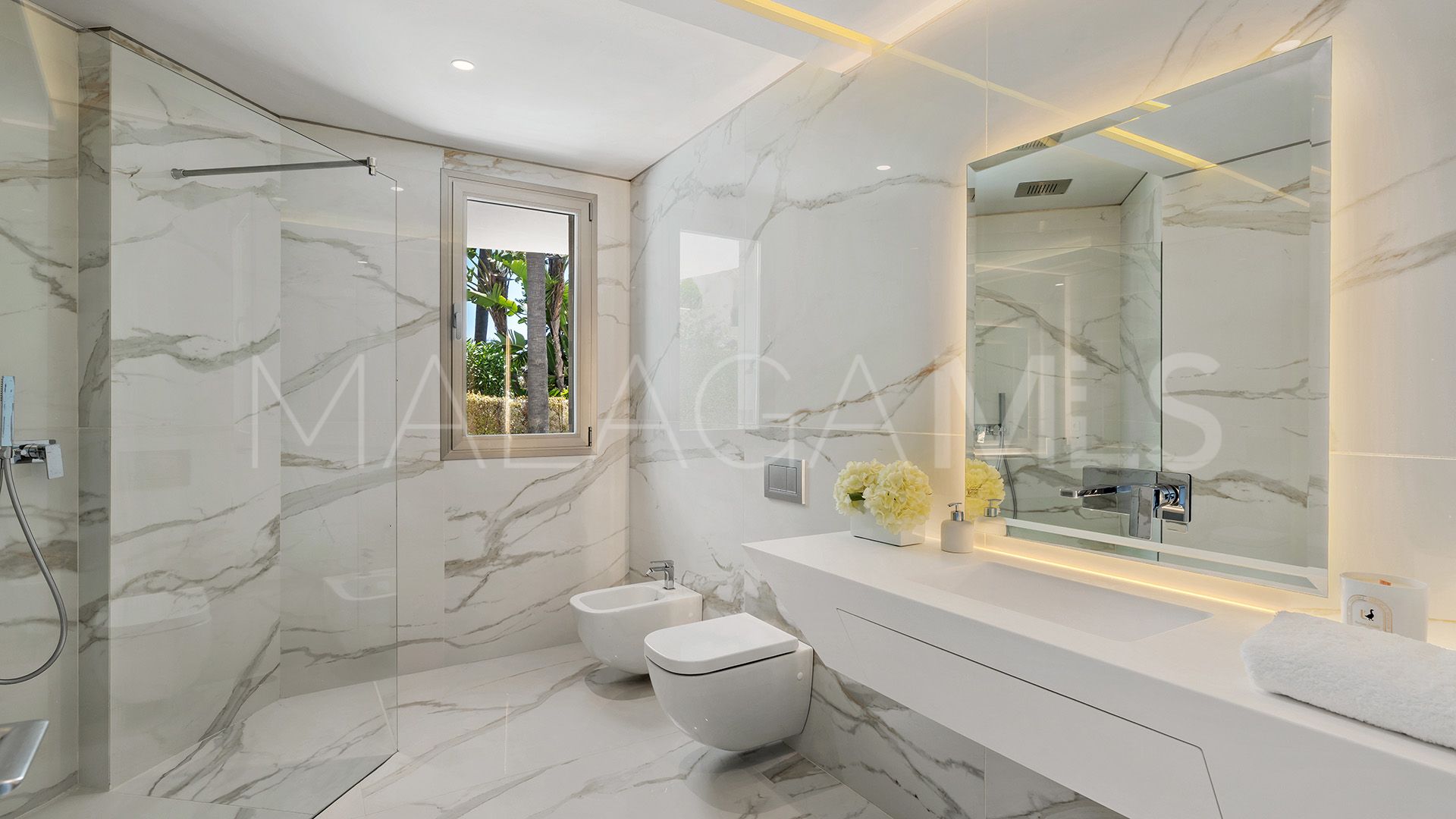 Villa for sale in Los Monteros Playa