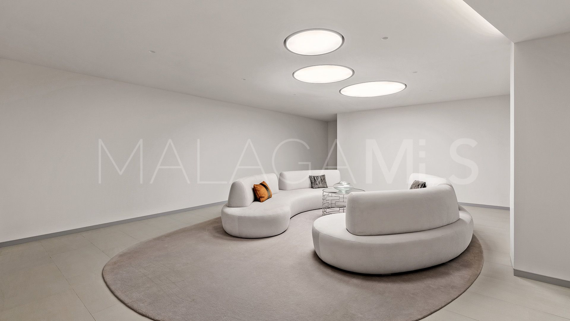 Villa for sale in Los Monteros Playa