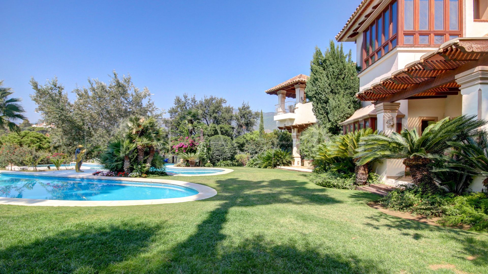 Villa for sale in La Zagaleta