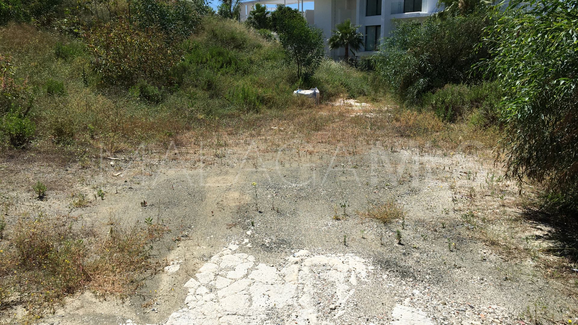 Terrain for sale in Los Capanes del Golf