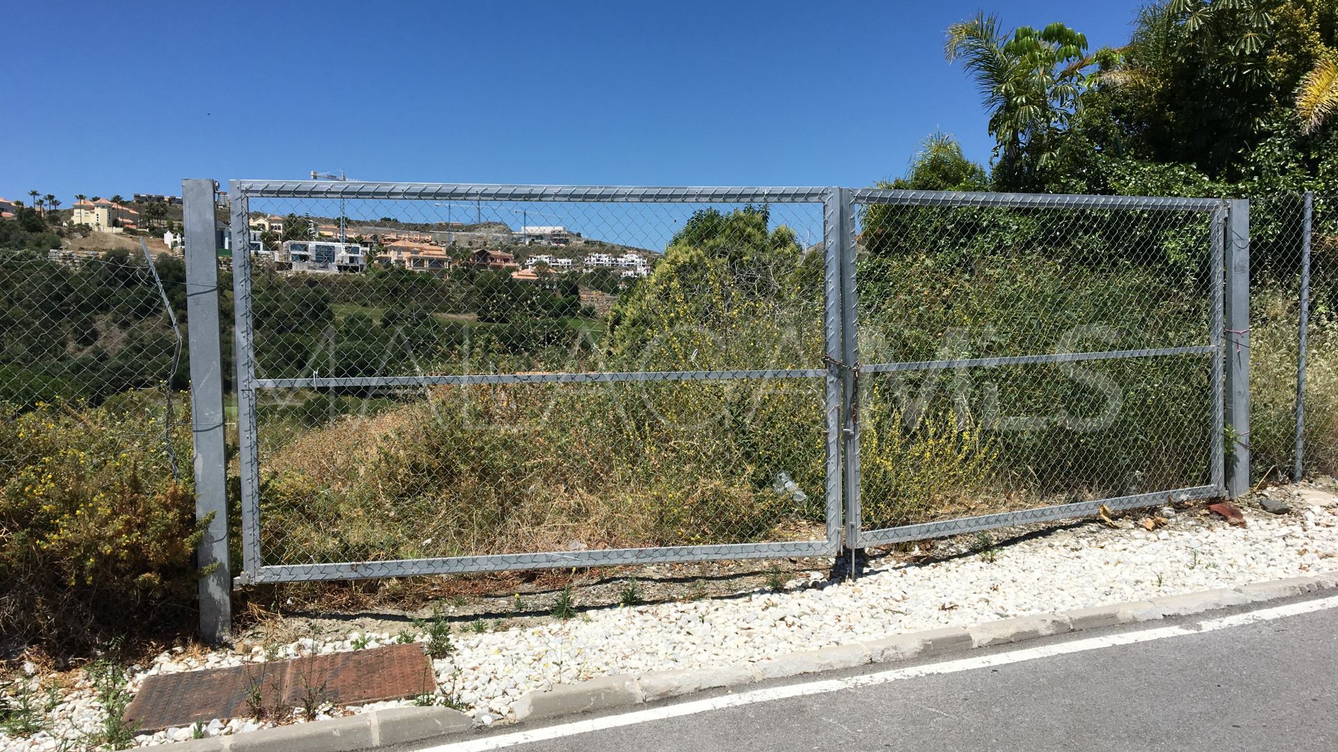 Terrain for sale in Los Capanes del Golf
