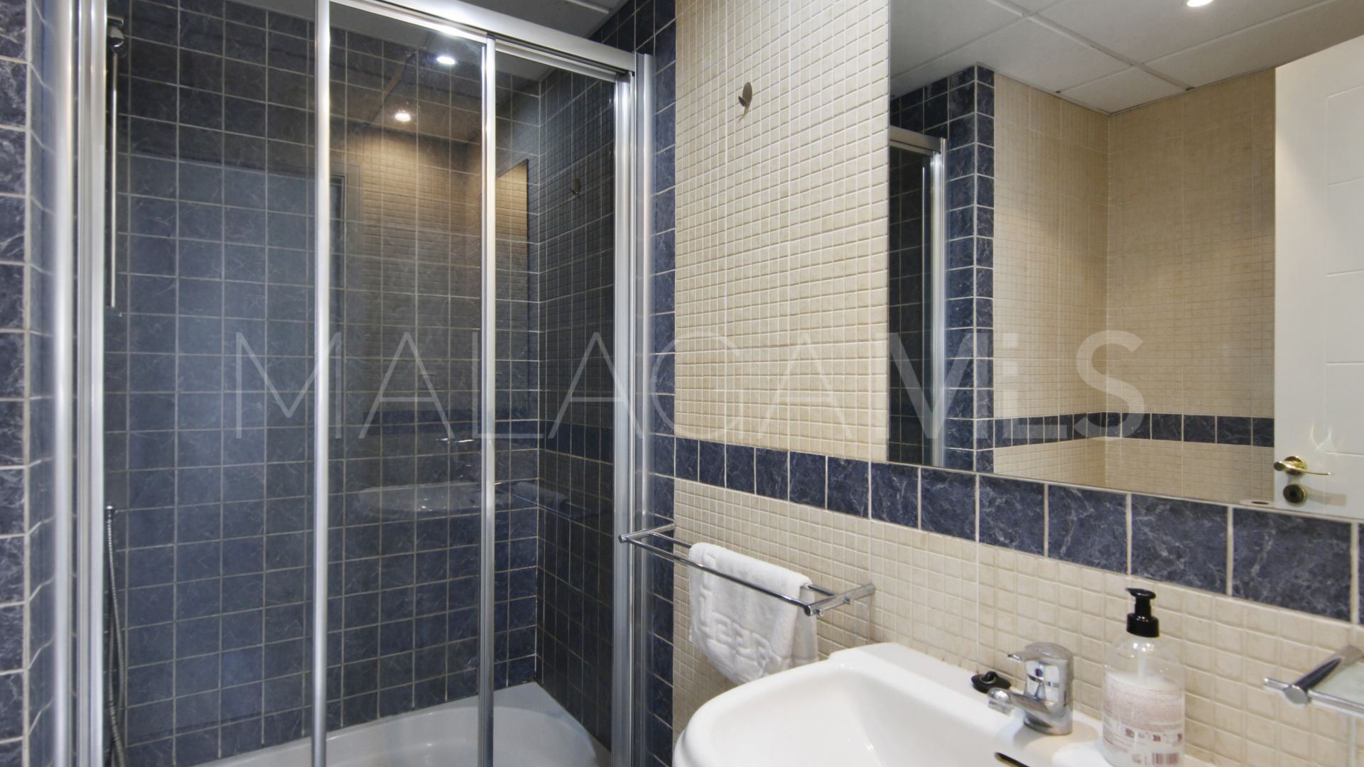 Se vende apartamento in Estepona Centro with 3 bedrooms