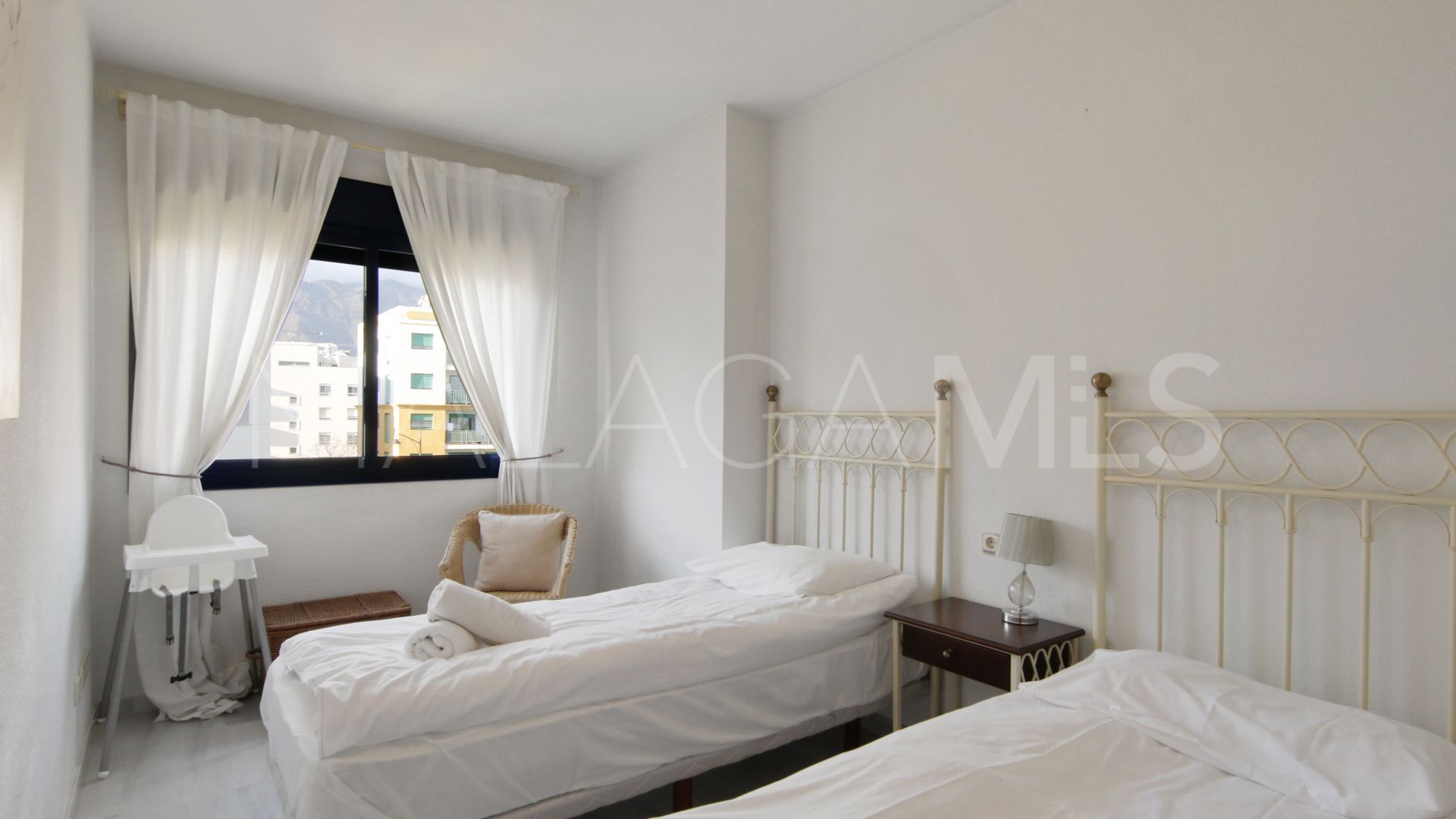 Se vende apartamento in Estepona Centro with 3 bedrooms