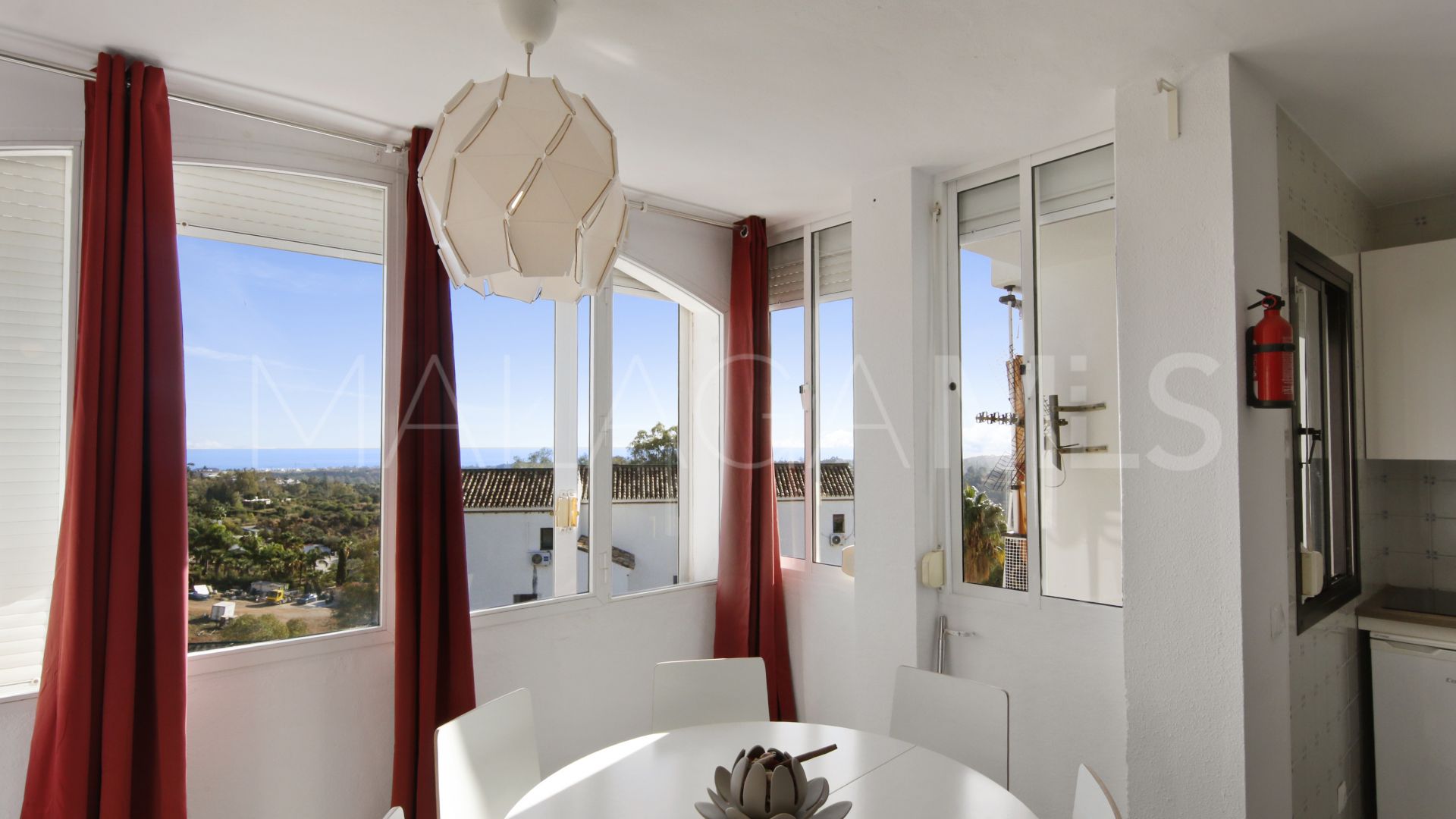 Lägenhet for sale in Forest Hills