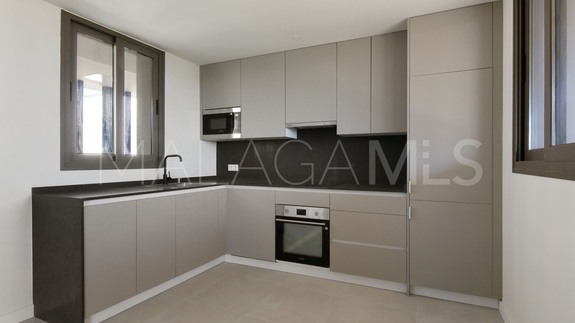 Apartment for sale in Estepona Centre