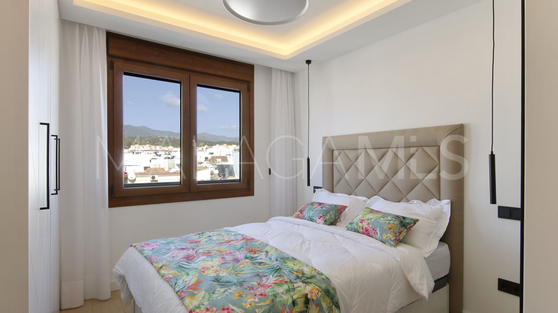 Estepona Centre 3 bedrooms penthouse for sale