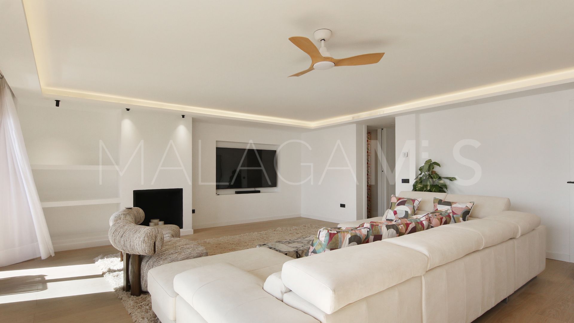 Estepona Centre 3 bedrooms penthouse for sale