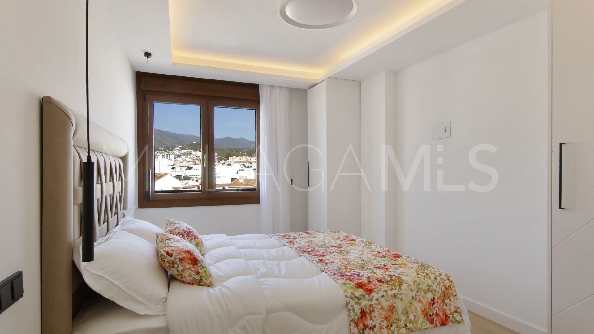 Estepona Centre 3 bedrooms penthouse for sale