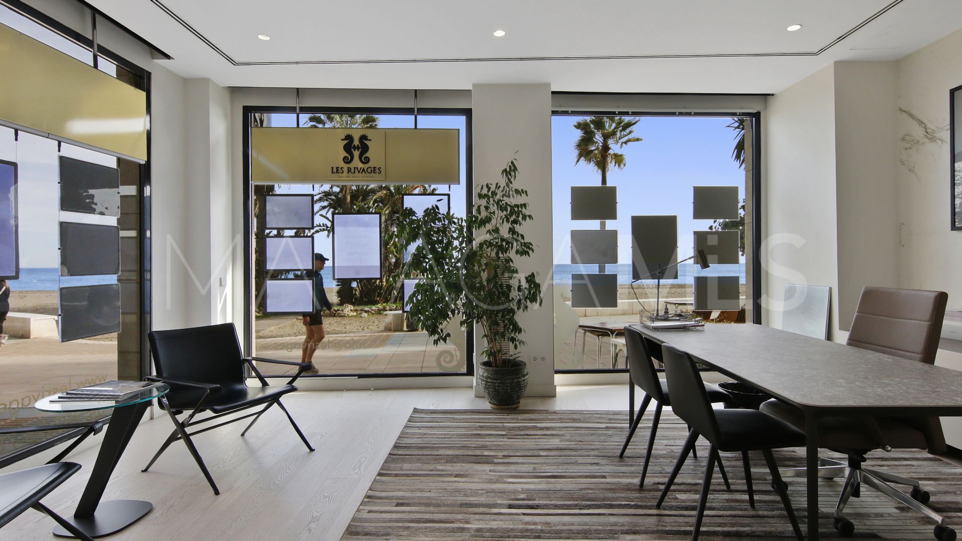 Commercial for sale in Estepona