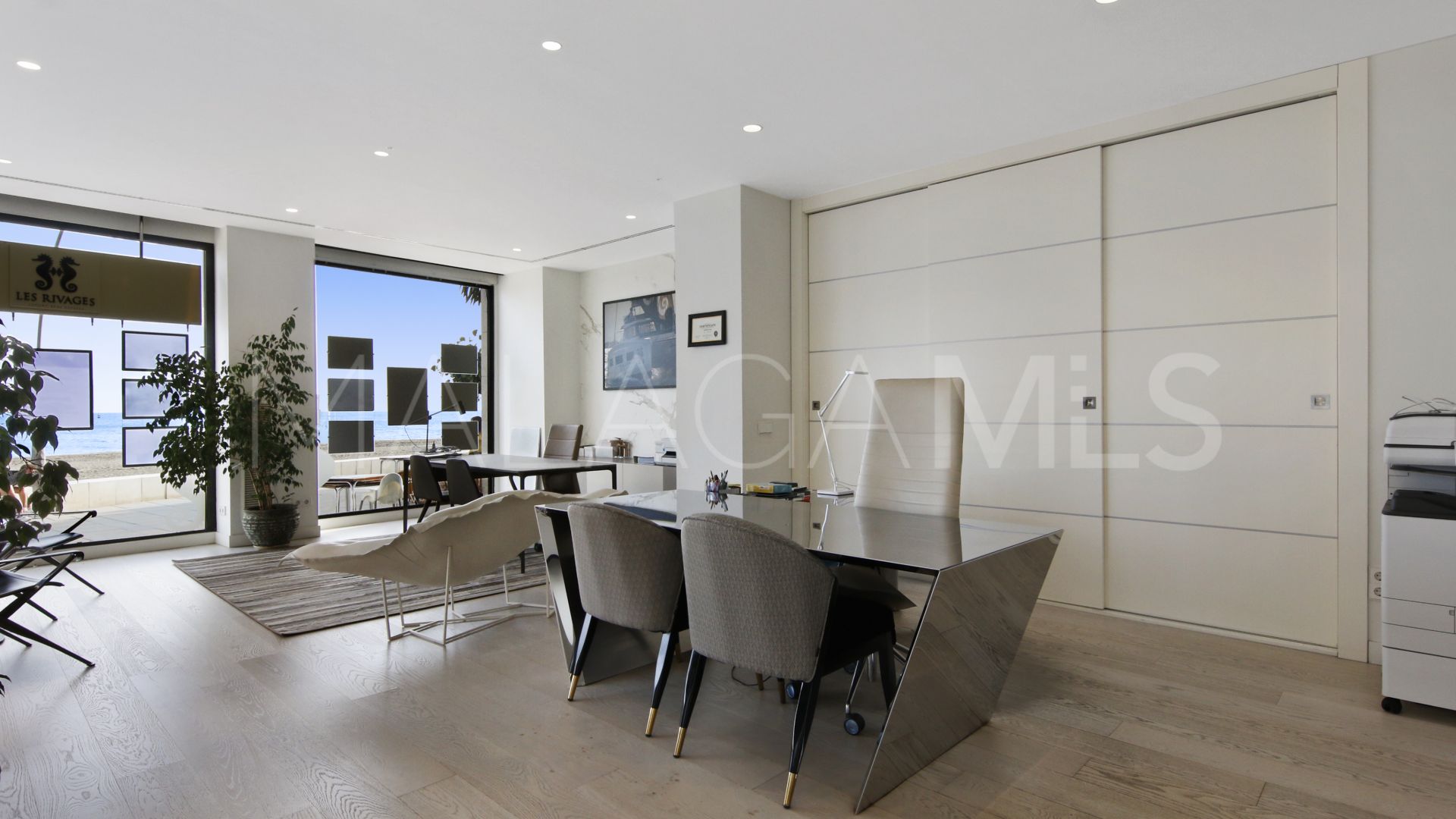 Commercial for sale in Estepona