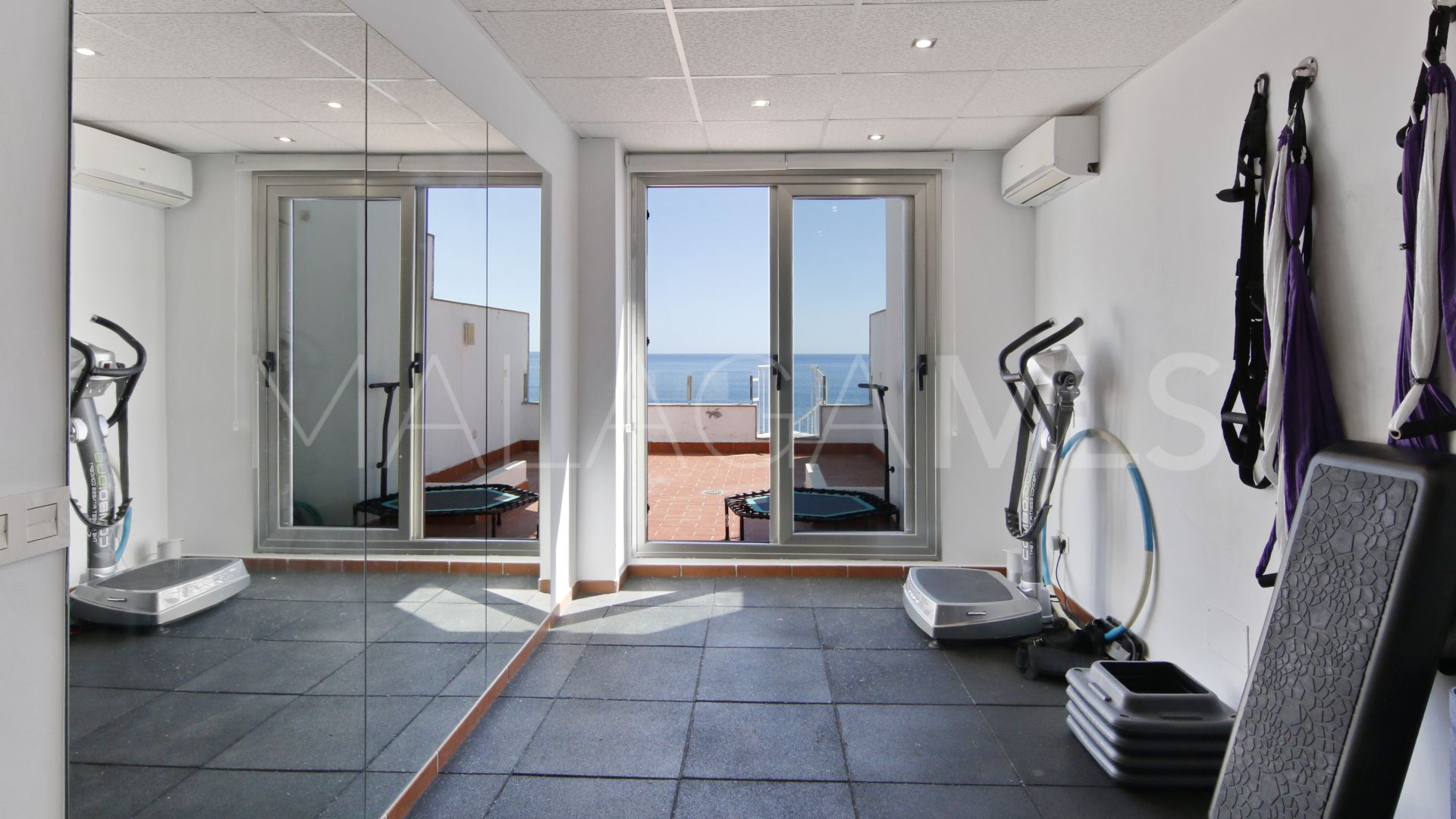 Estepona Centro, Ático with 3 bedrooms a la venta