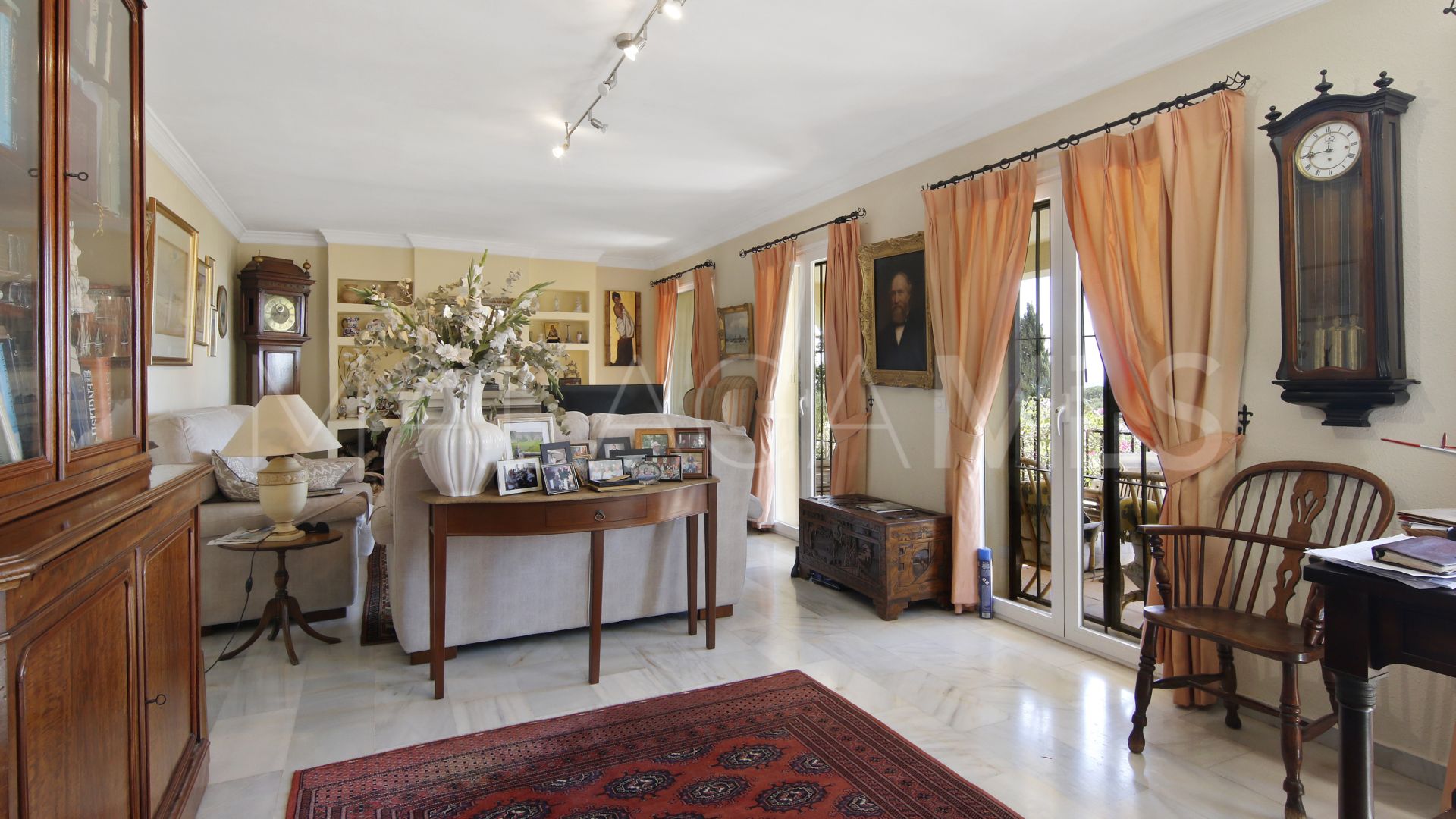 Villa for sale in Forest Hills