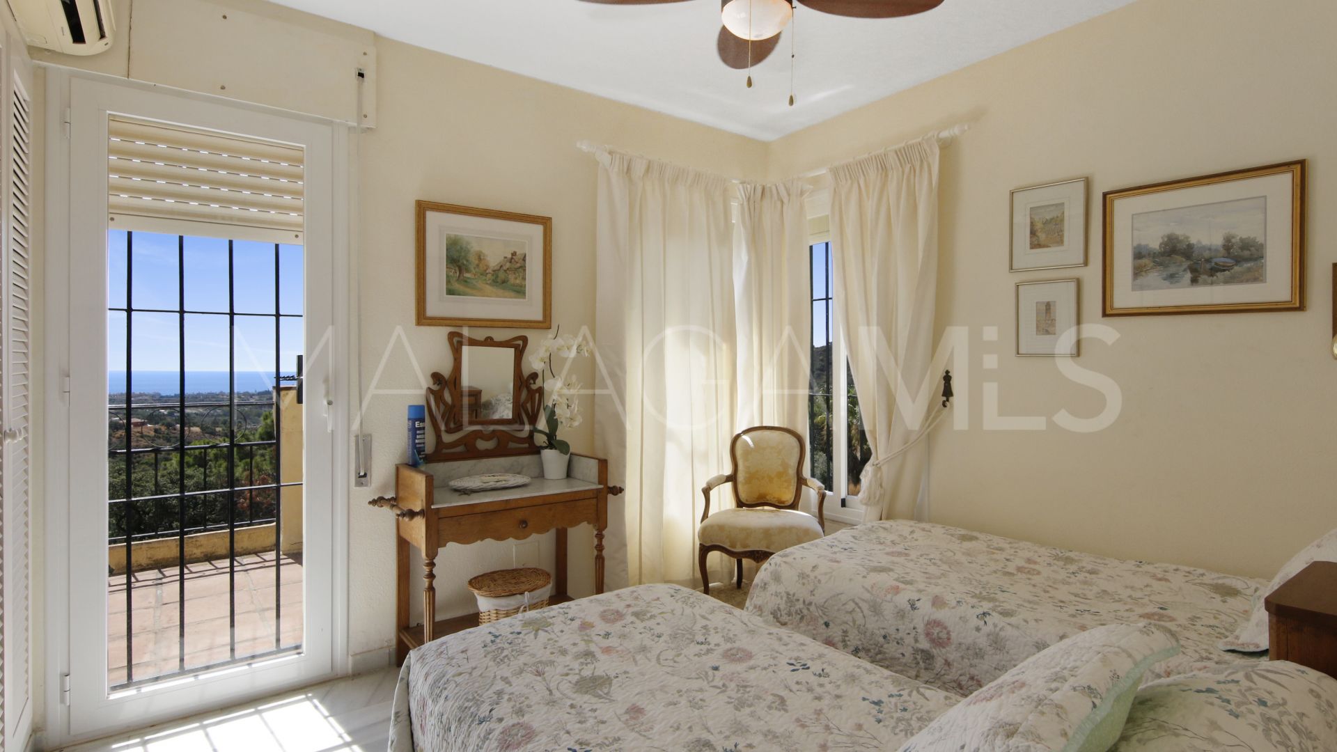 Villa for sale in Forest Hills