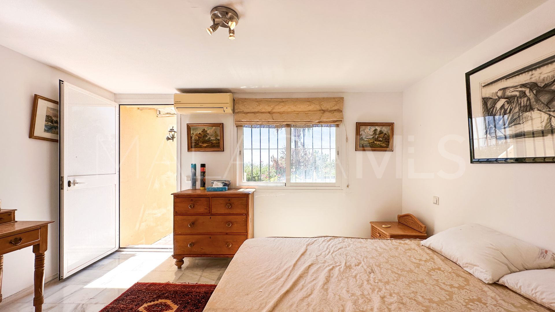 Villa for sale in Forest Hills
