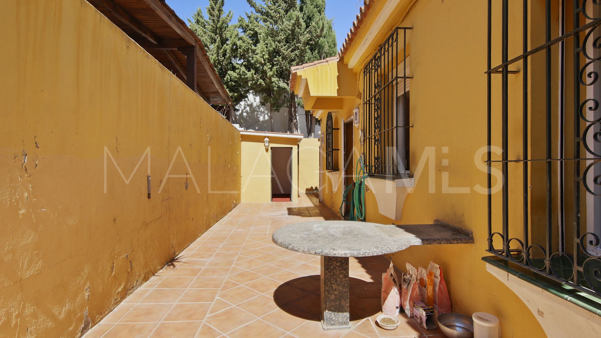 Villa for sale in El Padron