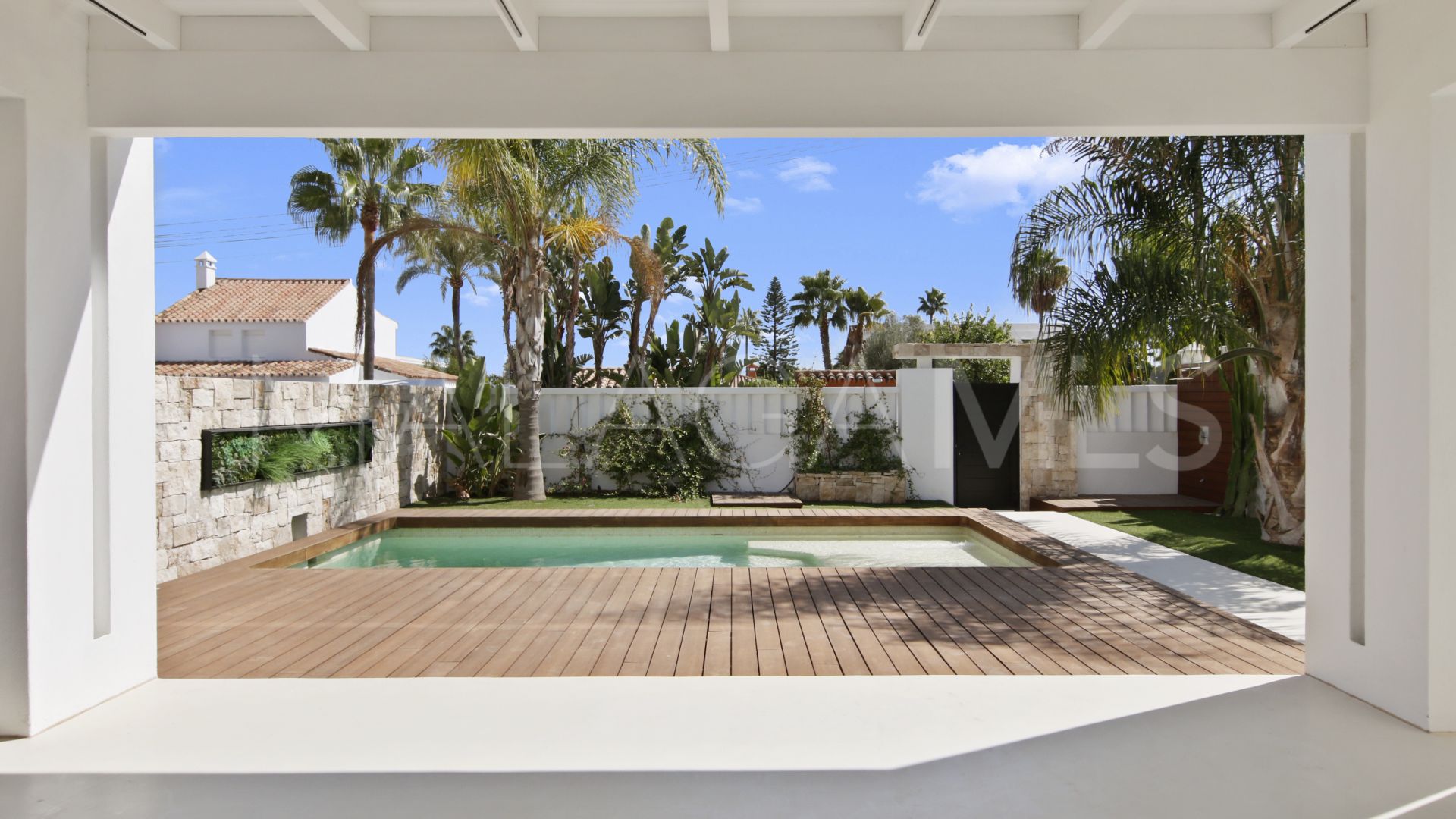 Villa for sale in Sun Beach