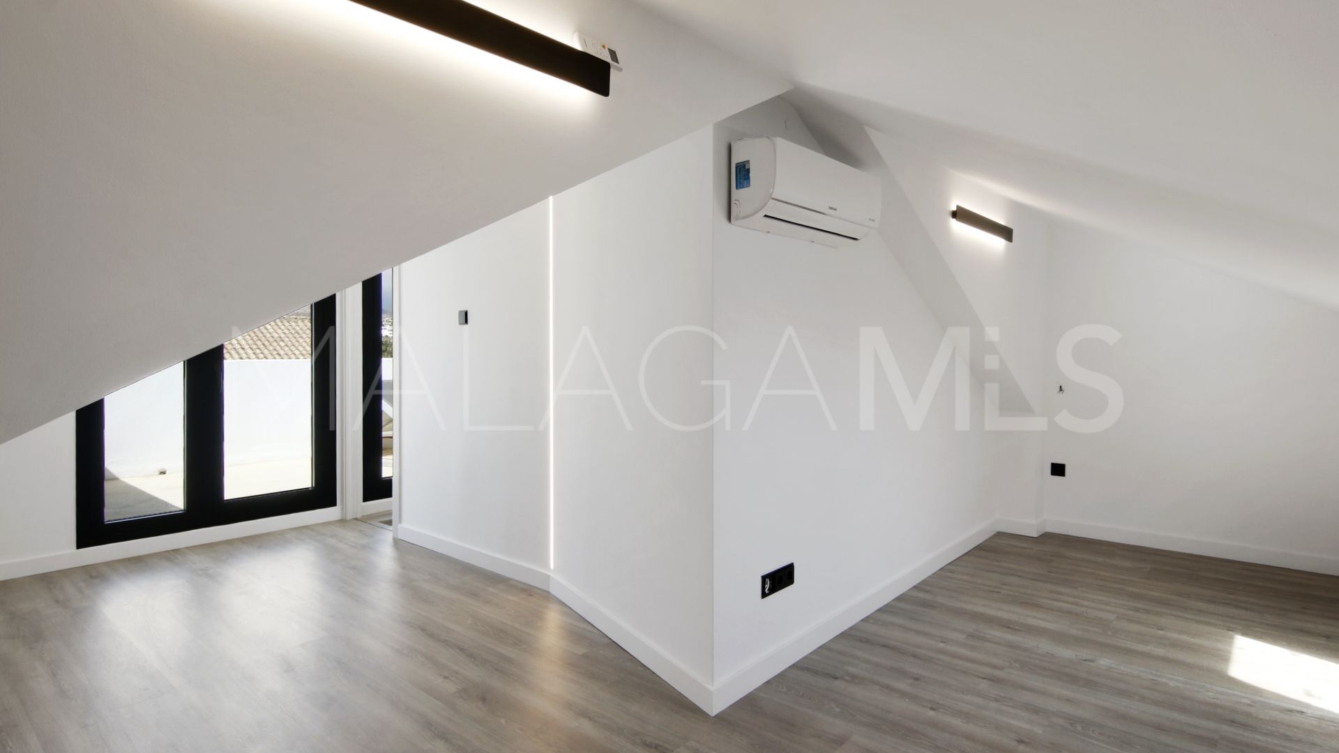 Villa for sale in Sun Beach