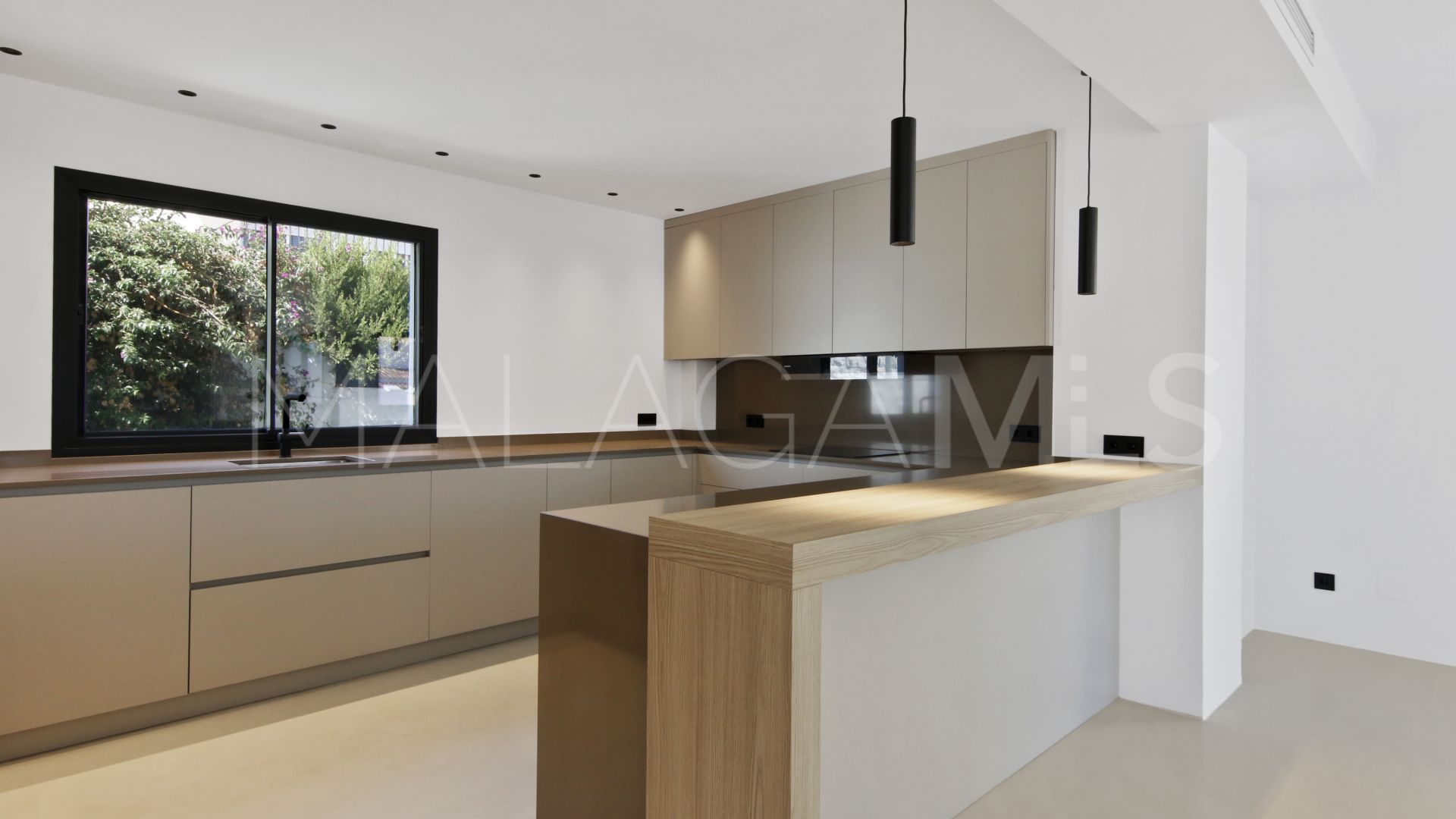 Villa for sale in Sun Beach
