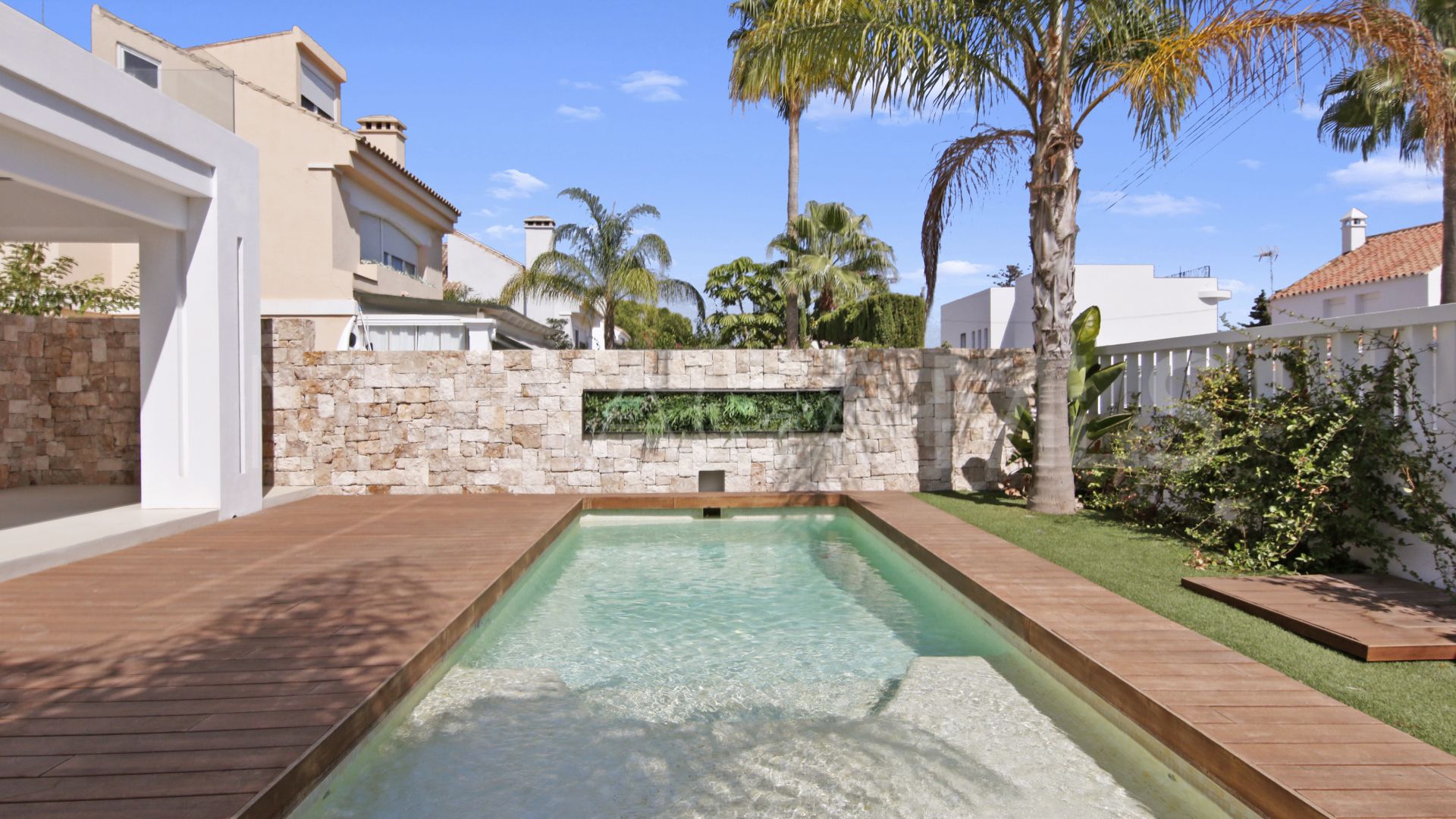 Villa for sale in Sun Beach