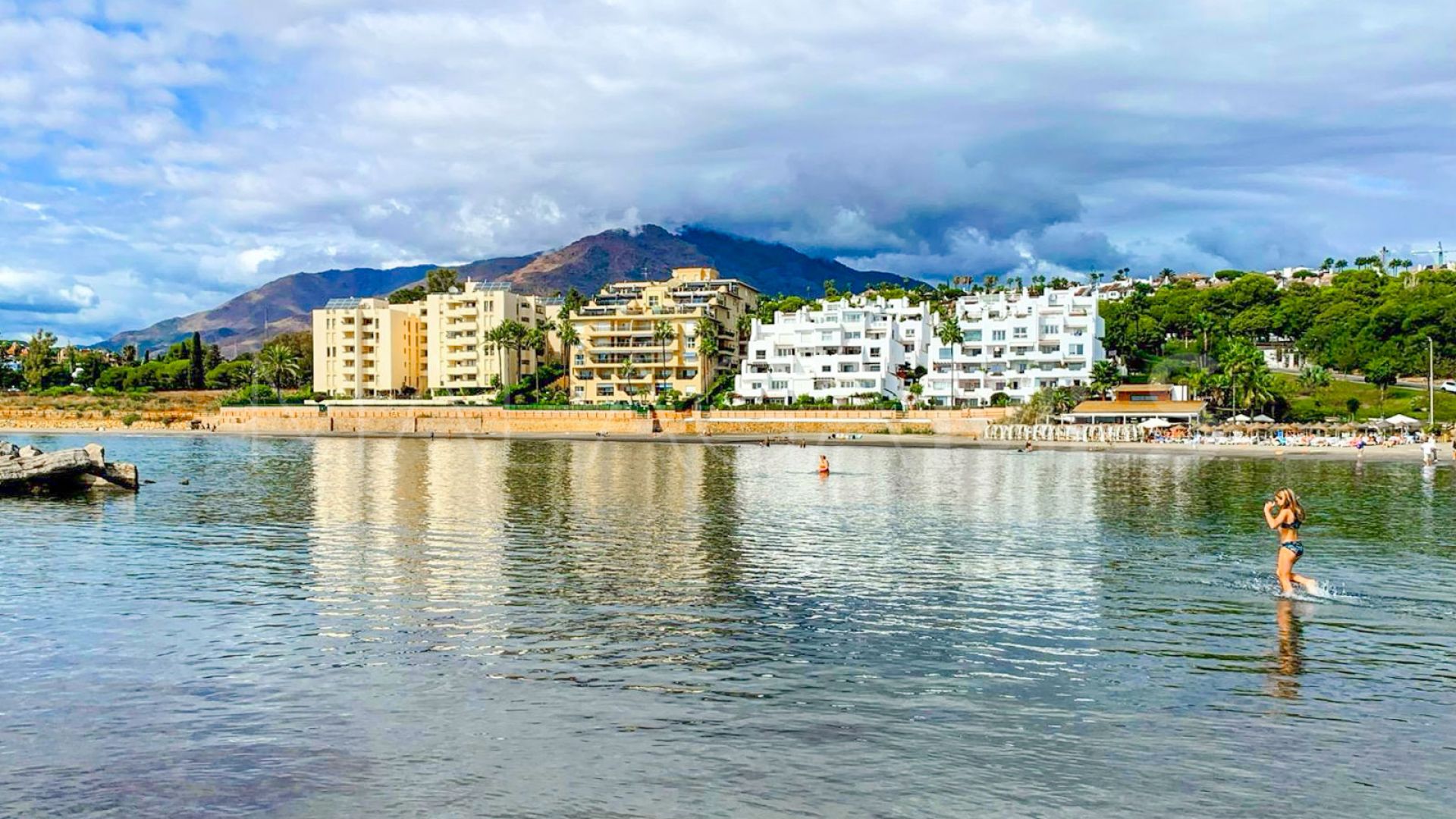Estepona Town apartment for sale