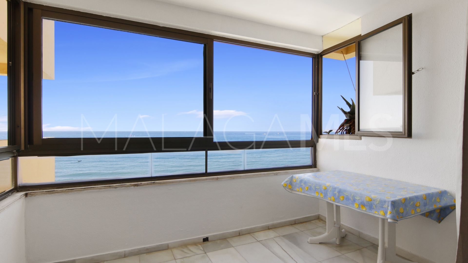 Estepona Town apartment for sale