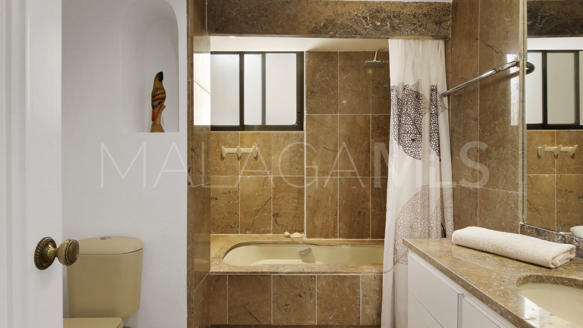 Estepona Town apartment for sale