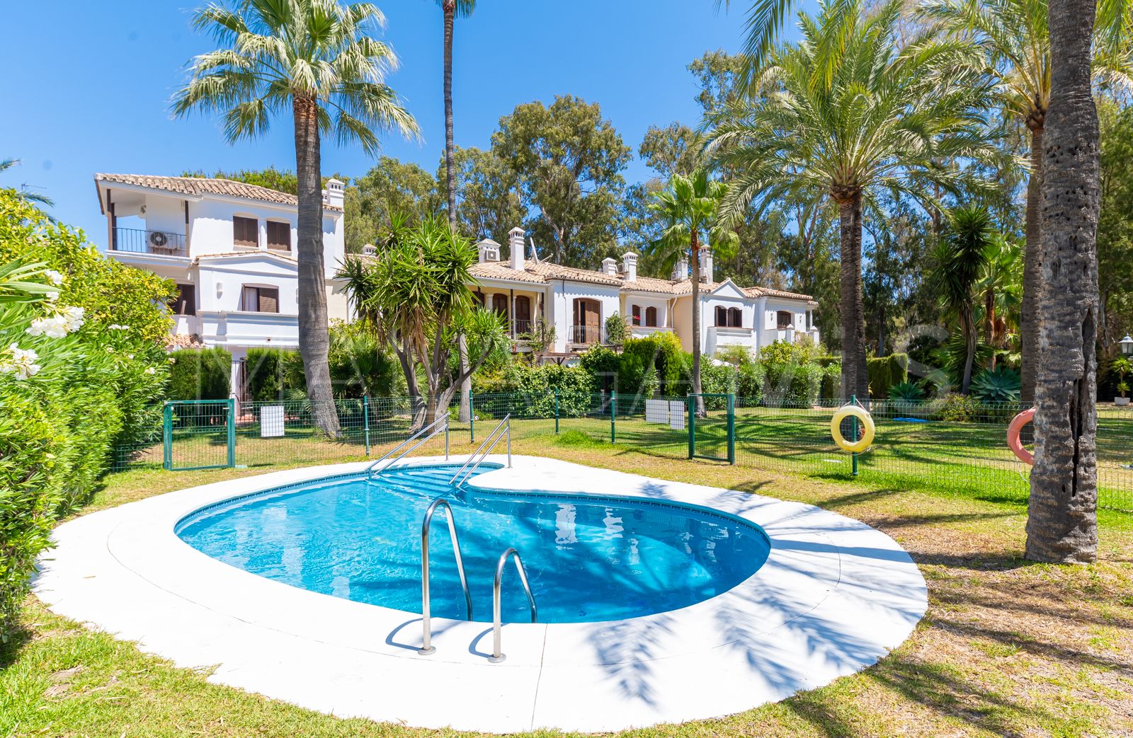 Laguna Beach, adosado for sale