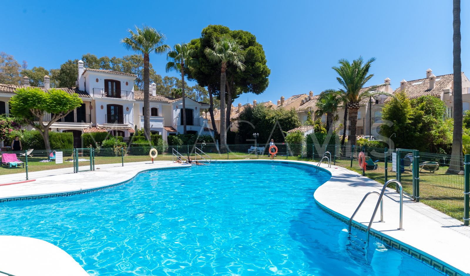 Laguna Beach, adosado for sale