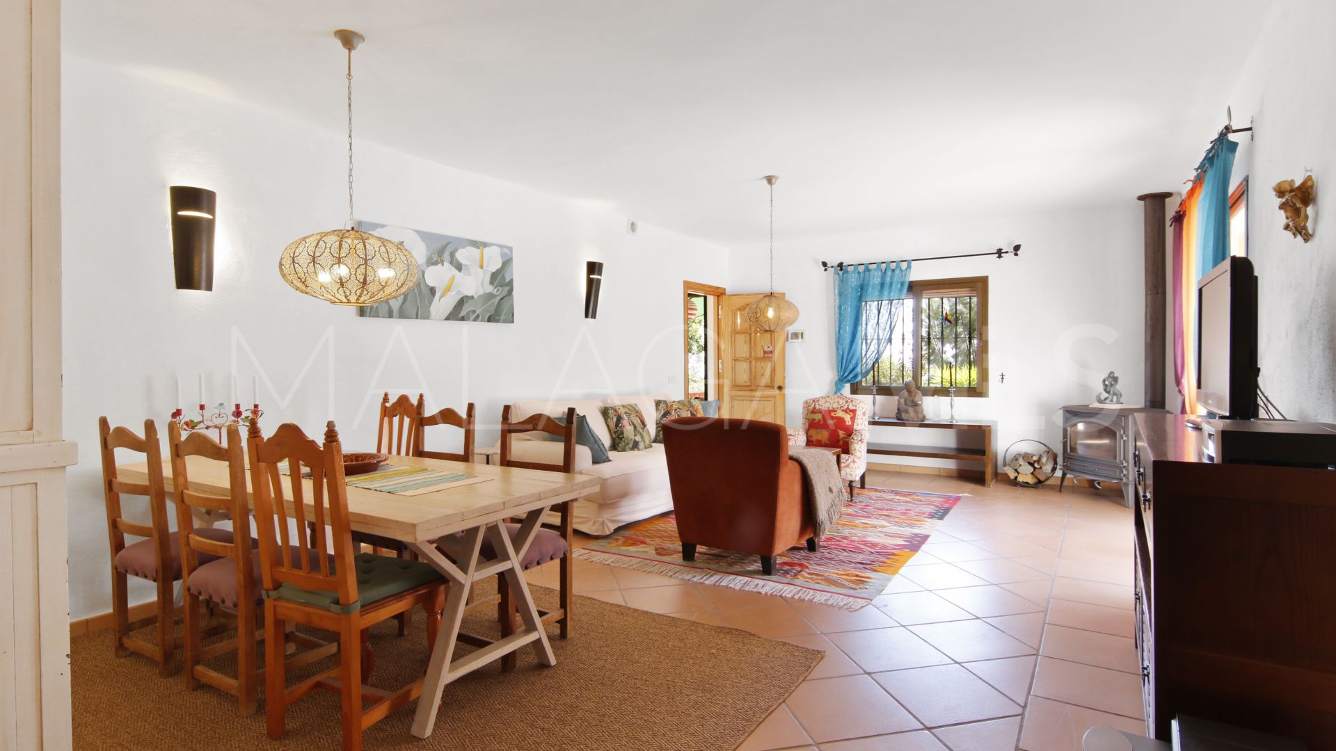 Villa for sale in Los Reales - Sierra Estepona