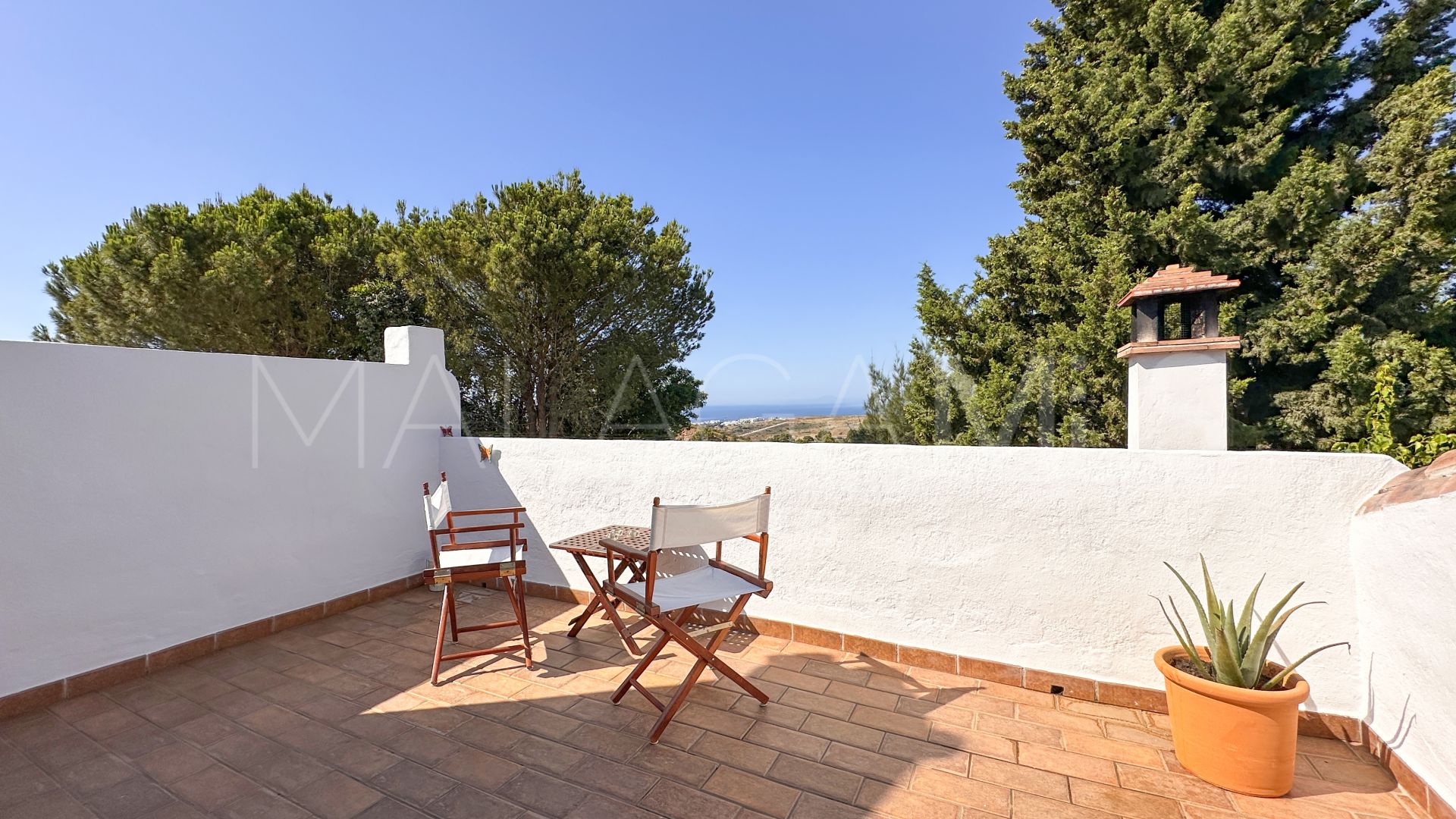 Villa for sale in Los Reales - Sierra Estepona