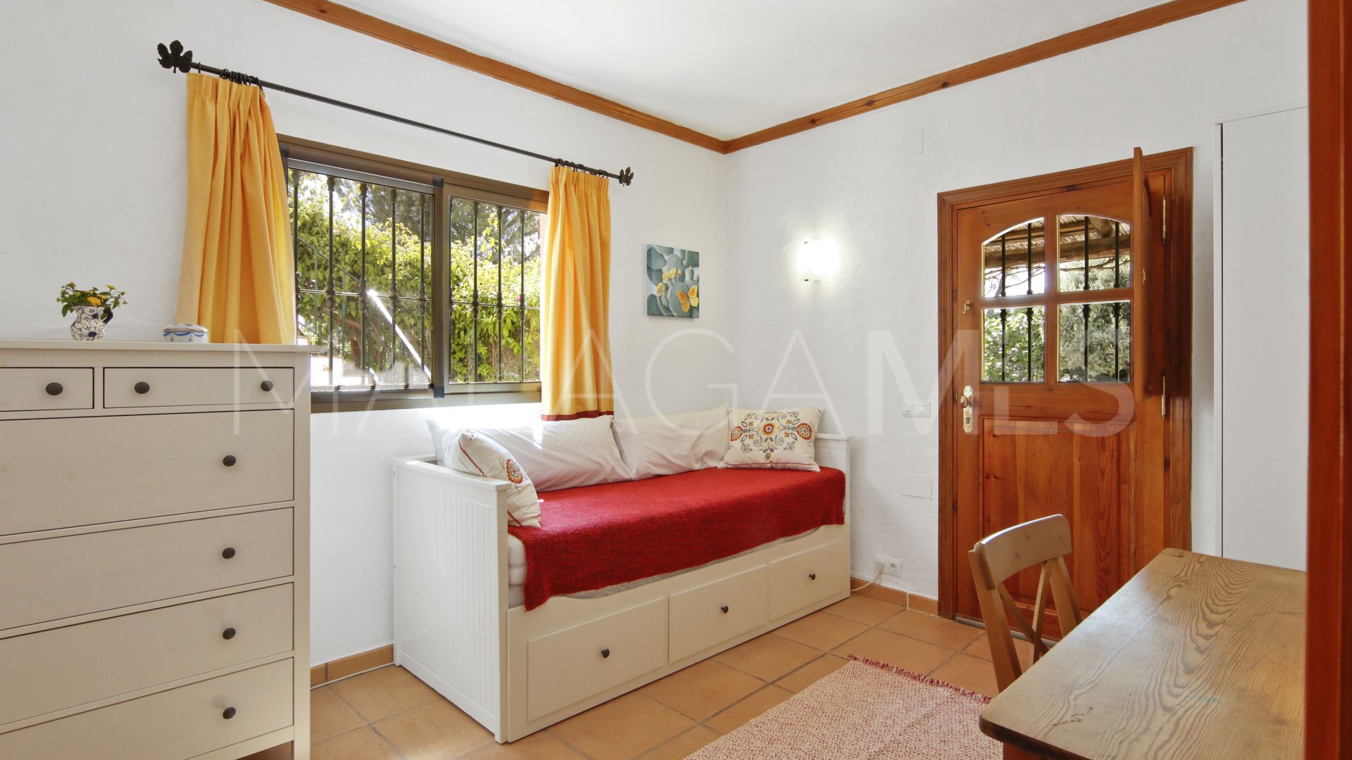 Villa for sale in Los Reales - Sierra Estepona